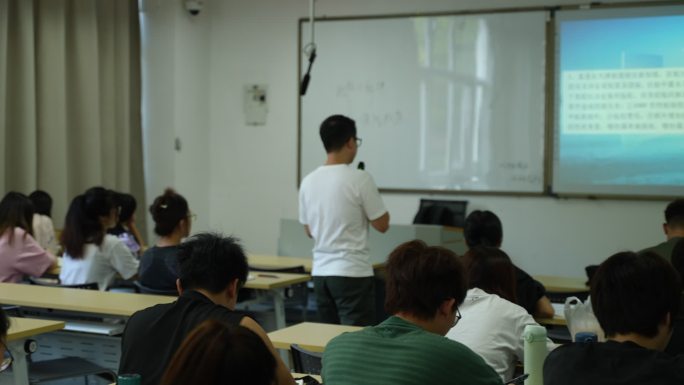 大学 课堂 教师讲课 学习 深职大