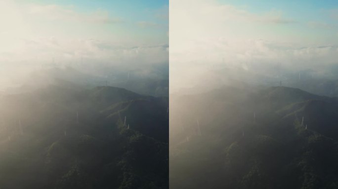大雾天气下的山顶电网