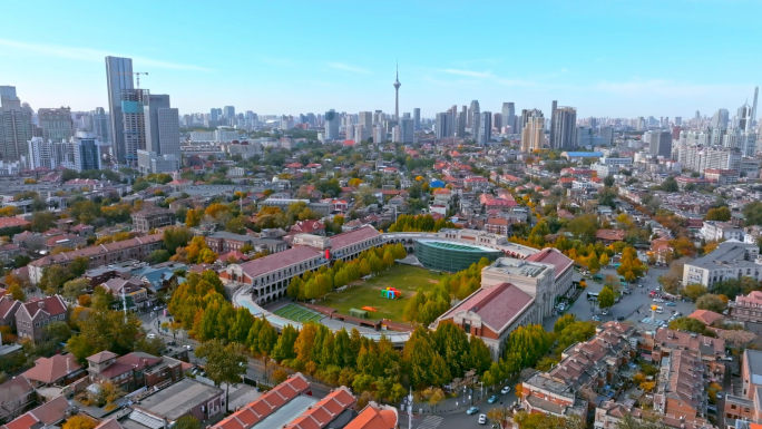 天津五大道秋景黄叶唯美天津旅游地标民园