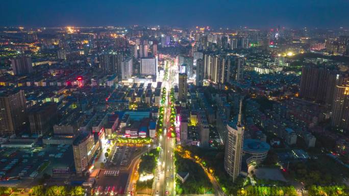 衡阳市船山大道夜景车流人流延时摄影