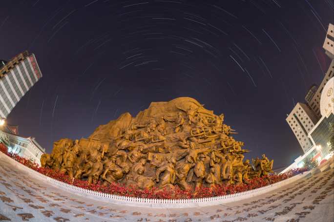 太原地标五一广场南区雕像北极星延时星轨