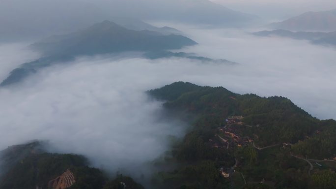 江南高山古村云海云雾丽水松阳画家村航拍