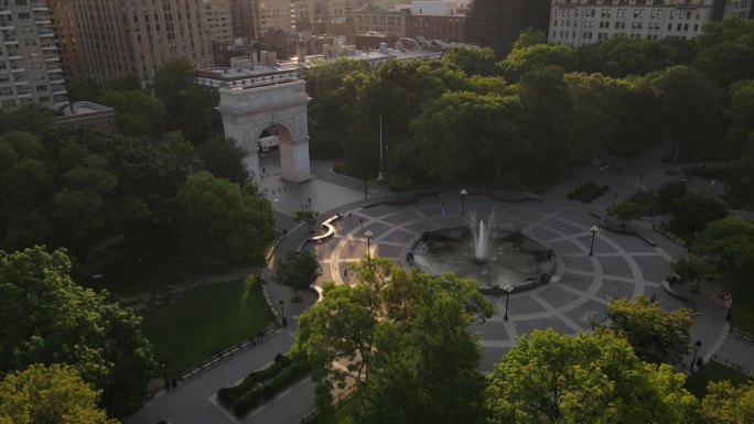 无人机拍摄的纽约市华盛顿广场公园