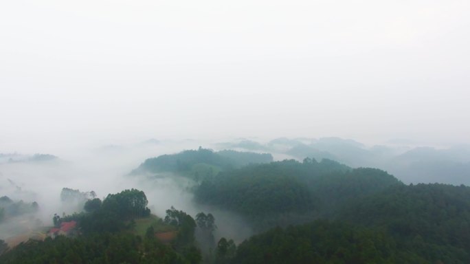 云雾缭绕大山风景260