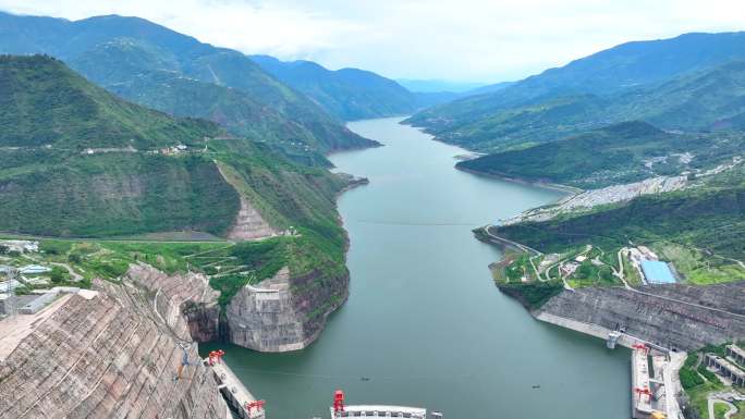 白鹤滩水电站大坝蓄水后 白鹤滩水电站