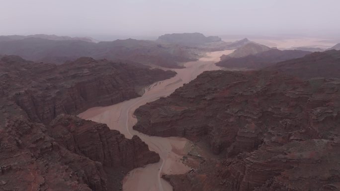 航拍新疆温宿天山托木尔大峡谷