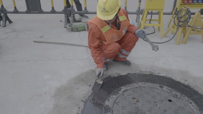 修井盖 井盖施工 市政施工 修排污井