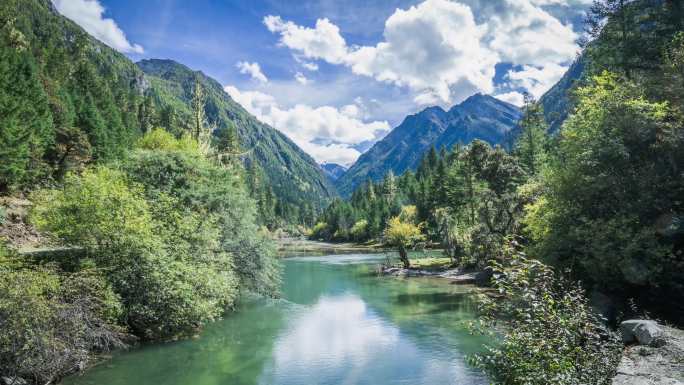 川西秘境延时  山川河流蓝天白云延时