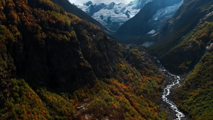 秋日高原美景，山间峡谷，冰川如画