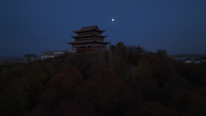 天空中的一轮明月