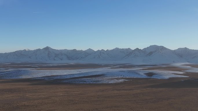 4k航拍草原雪山