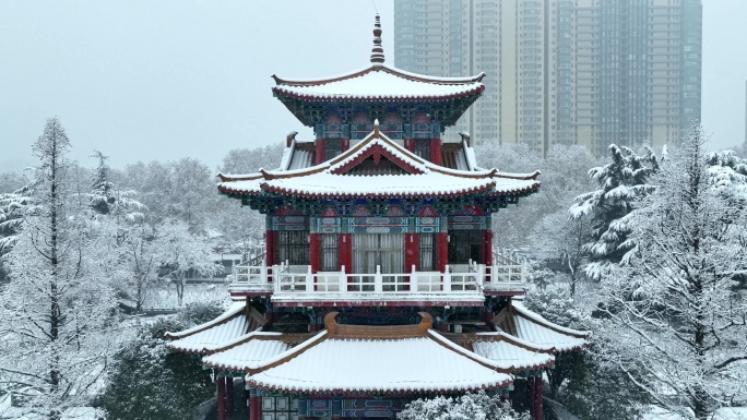 航拍洛阳王城公园雪景