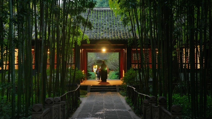 成都杜甫草堂雨夜夜景