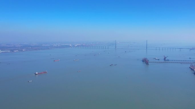航拍长江经济带常熟港苏通大桥