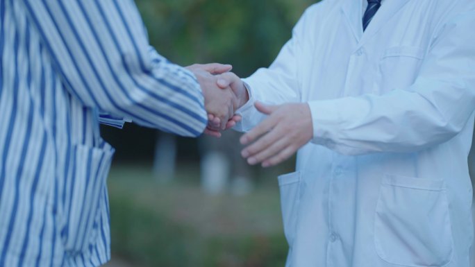 医生握手 患者握手 手
