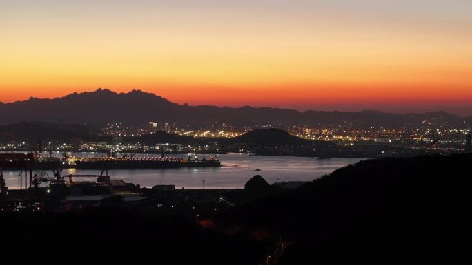 青岛港夕阳夜景