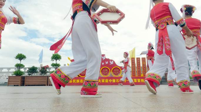 云南少数民族歌舞  名族团结