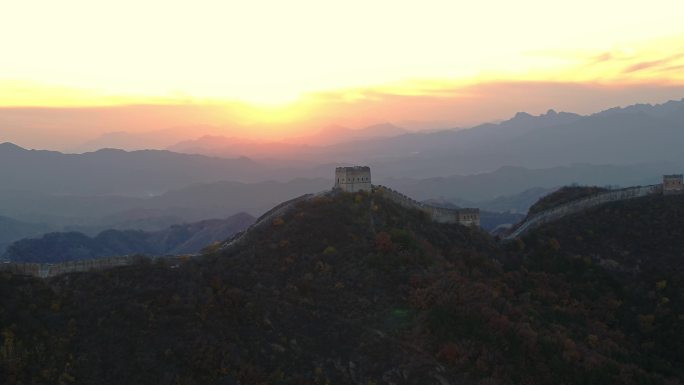 中国古代长城夕阳山河万里风景航拍4K