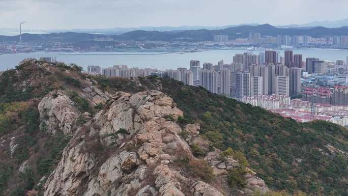 航拍威海市环翠区戚家庄猴子山秋季风景