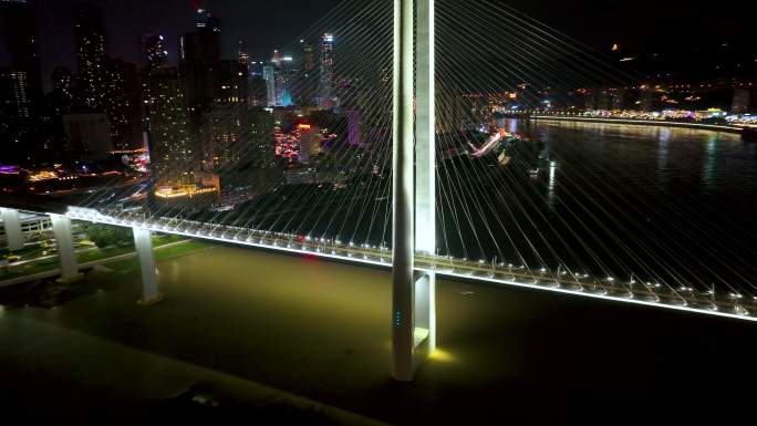 重庆轨道交通地铁经过长江大桥夜景航拍4K