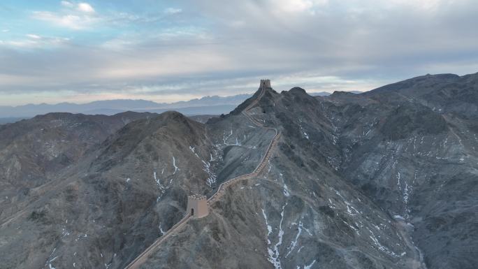 悬壁长城 嘉峪关 河西走廊 祁连雪山