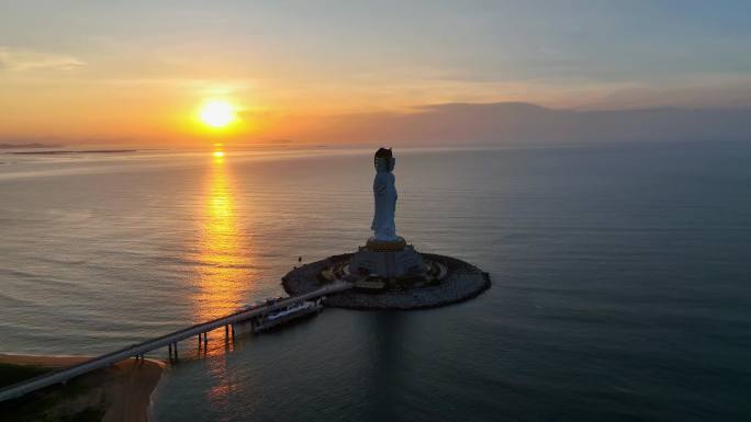 海南三亚南海景区海上观音日出