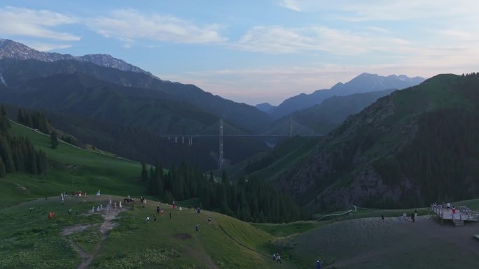 航拍夏天的新疆伊犁果子沟大桥