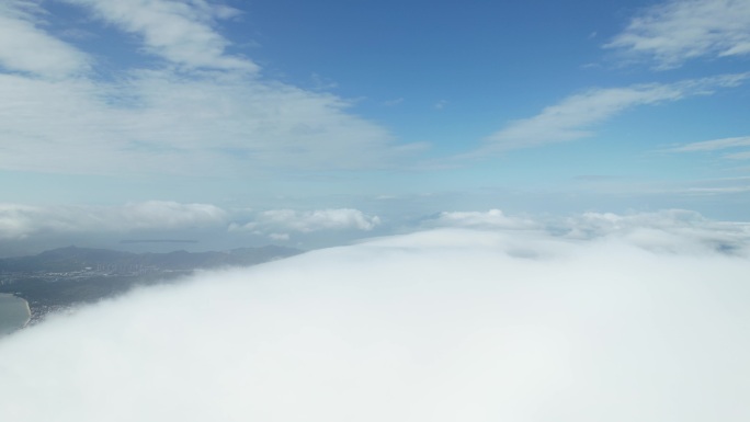 飞出云海 穿出云层 飞出云层 穿出云海