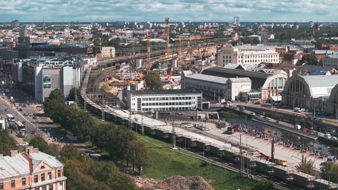 拉脱维亚首都波罗的海铁路项目的建设过程。