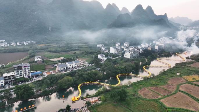 桂林遇龙河巨龙巡游