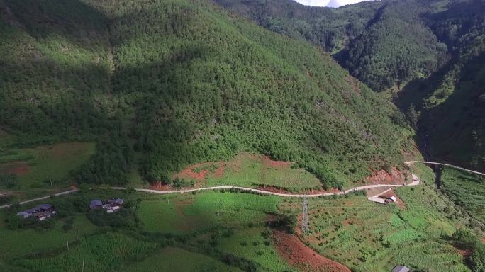 云南丽江宝山石头城山路风景航拍