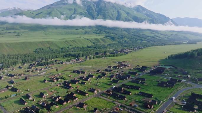 航拍夏季的新疆禾木村风景