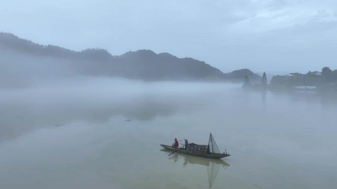 新安江渔民撒网捕鱼航拍
