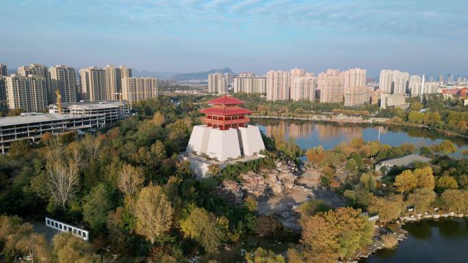 城市自然风光枣庄东湖公园晚霞航拍纪录片段