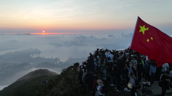 山顶日出