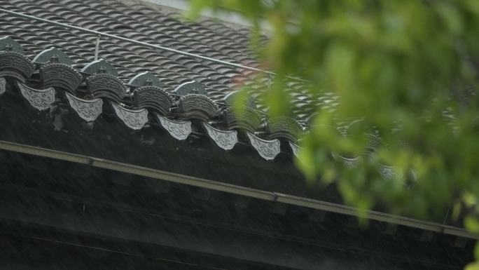 下雨徽派古风建筑青瓦片古镇