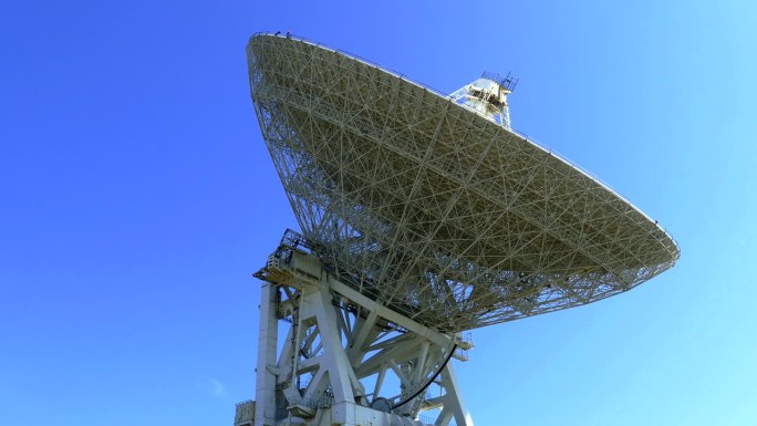 巨型射电望远镜重新配置