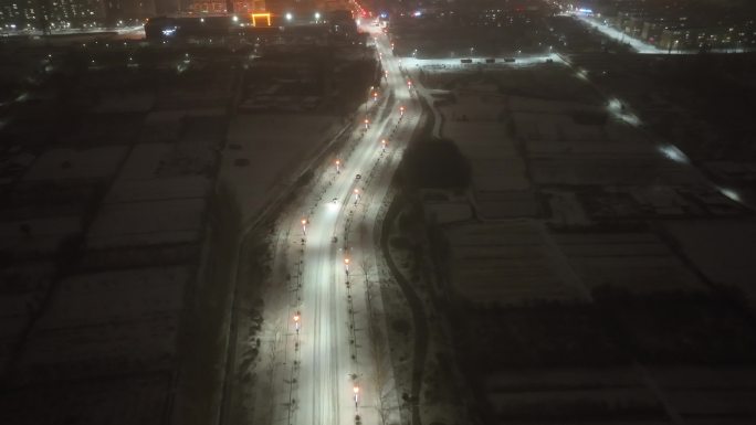 飘雪下的县城