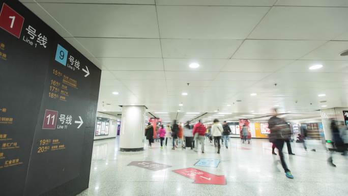 上海地铁站延时人流换乘通道