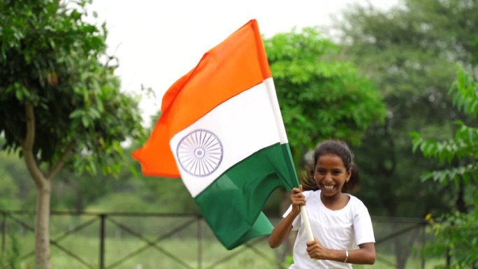 庆祝印度独立或共和国日的印度孩子