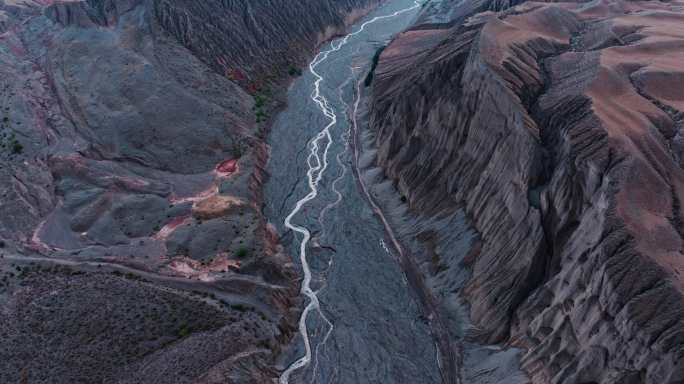 壮观的安集海大峡谷