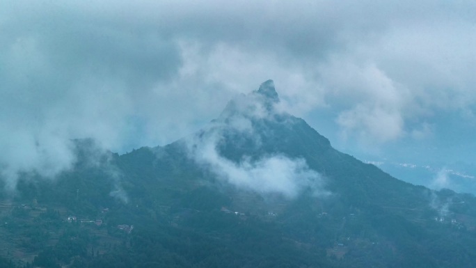 金佛山指拇峰风光