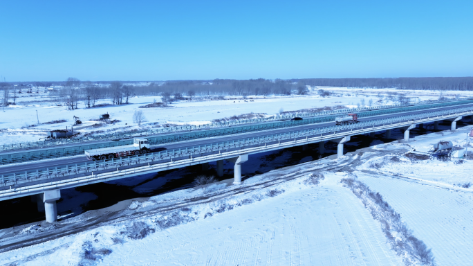 冬季高速行车雪景