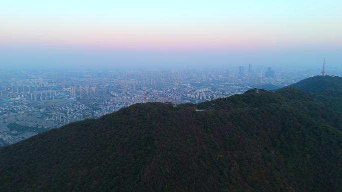 4K无锡惠山山脊航拍三茅峰山顶夕阳