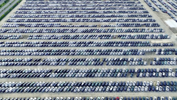 航拍中国制造汽车大型停车场