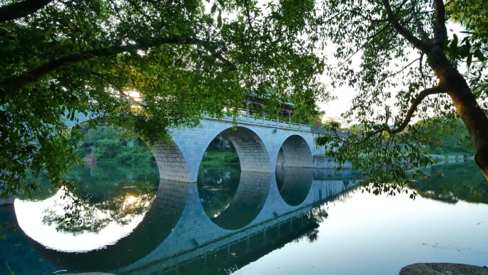广西桂林七星公园花桥风雨桥