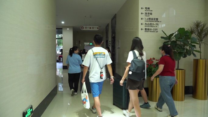 大学生 交流 台湾师生 接机 办理住宿