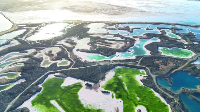 航拍青海大柴旦翡翠湖风景区4k