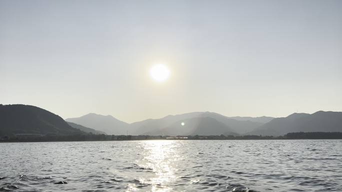 秋天四明湖湖景