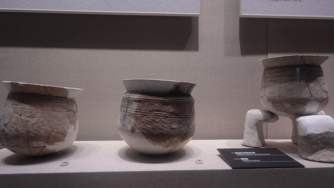 新石器时代陶瓷陶器出土文物